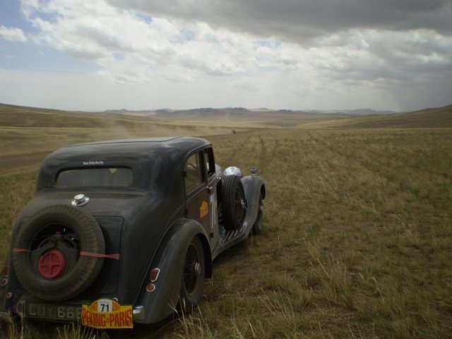 lunchstoponthesavannahlikegrasslandswestofulaanbaatar.jpg